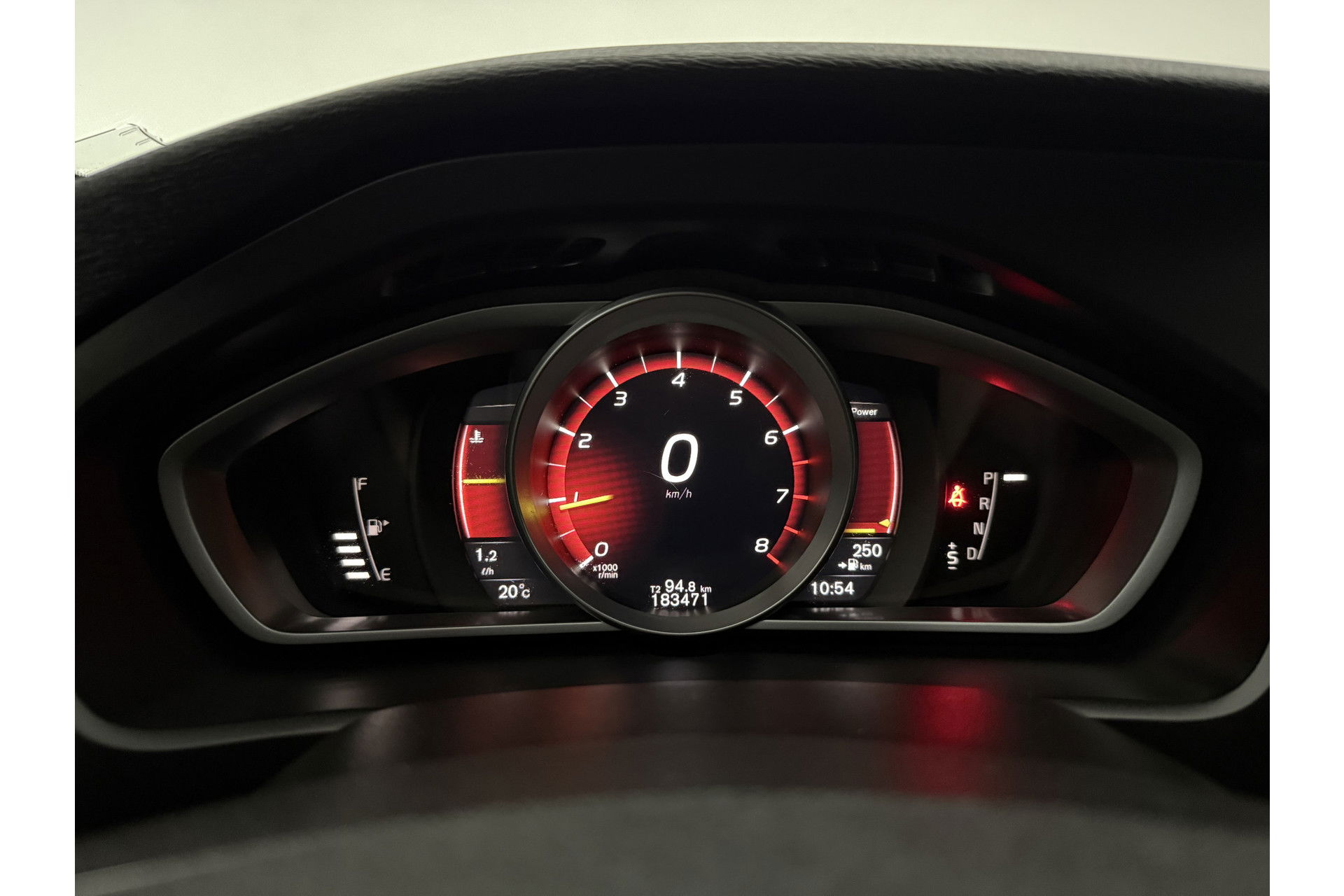 Volvo V40 1.5 T3 Polar+ 153PK R-design Camera LED Pano Trekhaak h/k Audio Clima Cruise Navi PDC Virtual 17"LMV