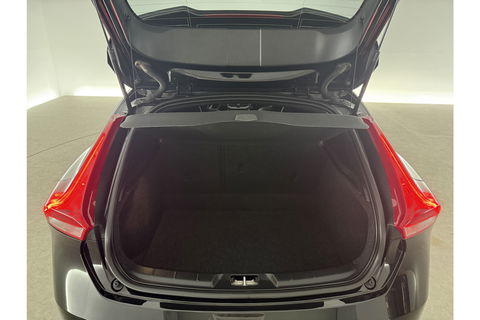 Volvo V40 1.5 T3 Polar+ 153PK R-design Camera LED Pano Trekhaak h/k Audio Clima Cruise Navi PDC Virtual 17"LMV