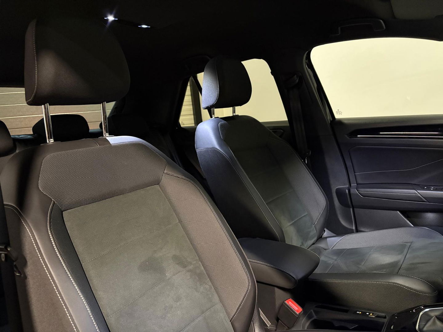 Volkswagen T-Roc 1.5 TSI R-Line CAM KEYLESS'