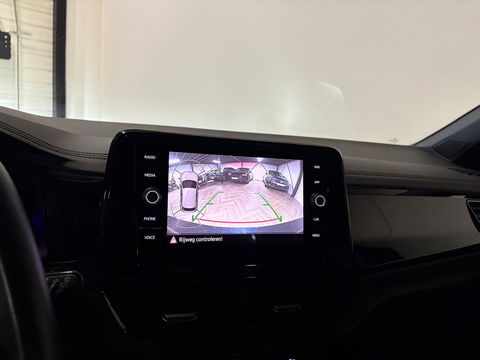 Volkswagen T-Roc 1.5 TSI R-Line CAM KEYLESS'