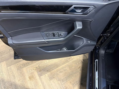Volkswagen T-Roc 1.5 TSI R-Line CAM KEYLESS'