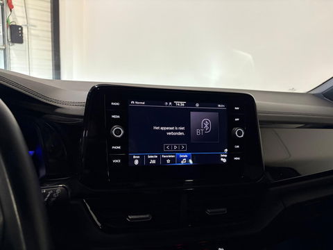 Volkswagen T-Roc 1.5 TSI R-Line CAM KEYLESS'