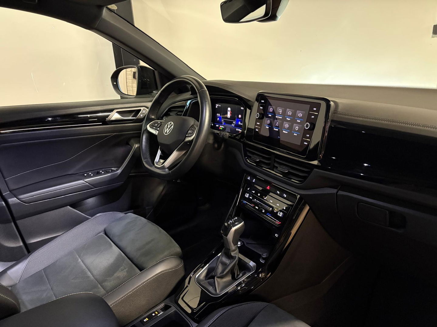 Volkswagen T-Roc 1.5 TSI R-Line CAM KEYLESS'