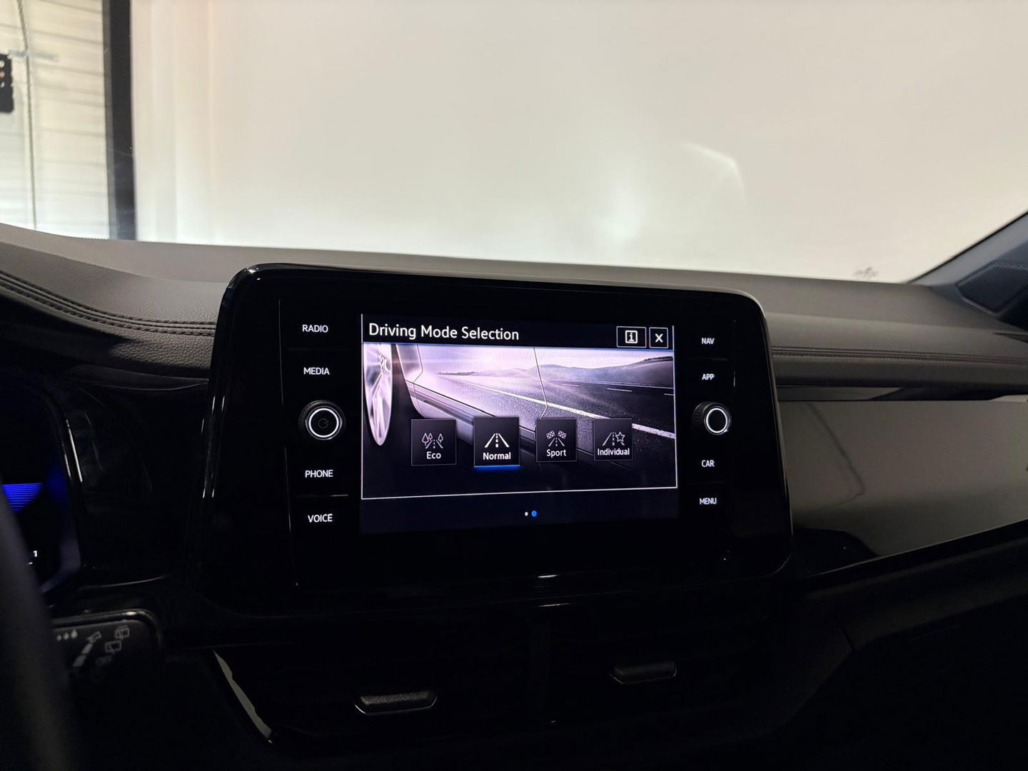 Volkswagen T-Roc 1.5 TSI R-Line CAM KEYLESS'