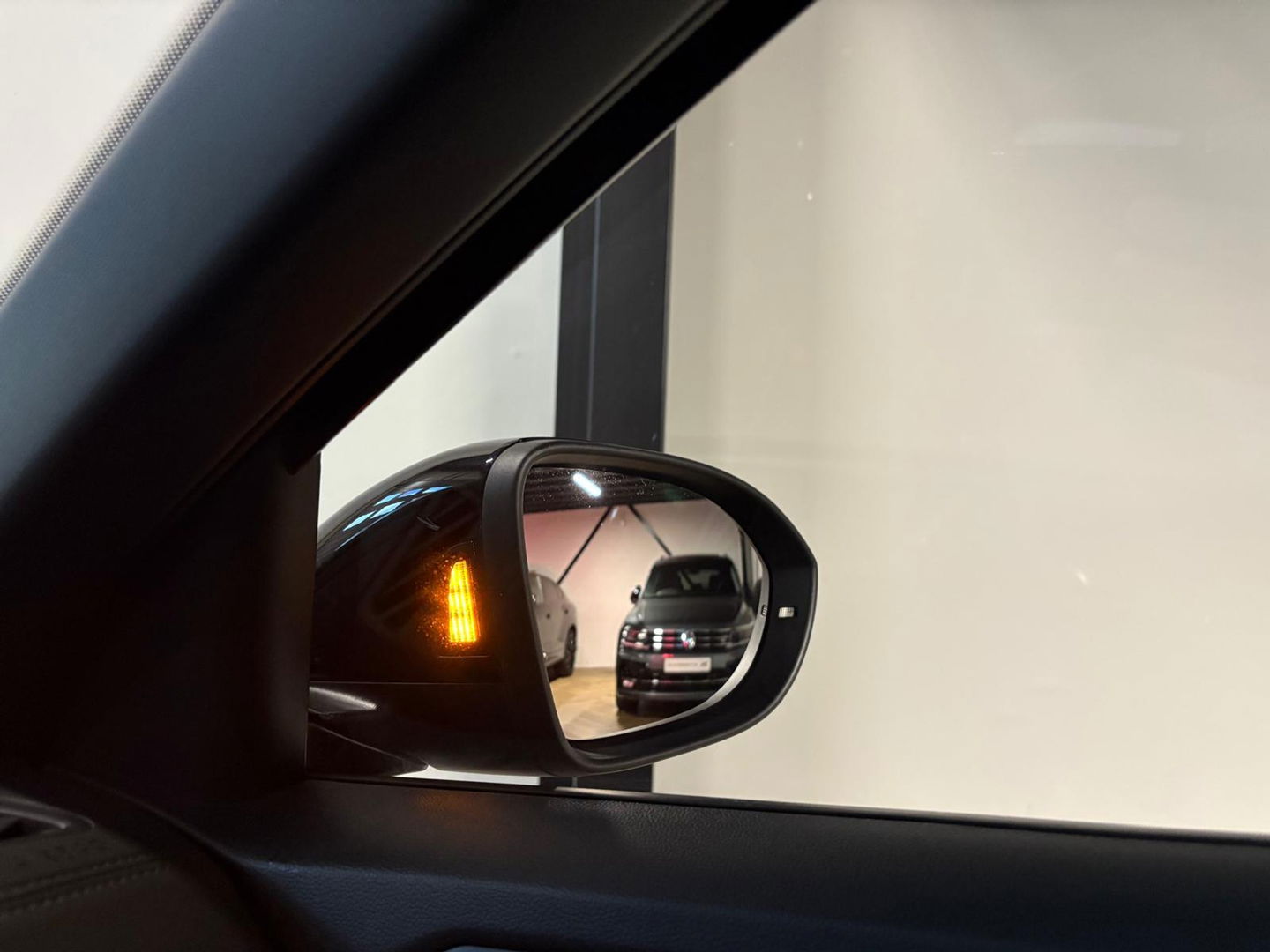 Volkswagen T-Roc 1.5 TSI R-Line CAM KEYLESS'