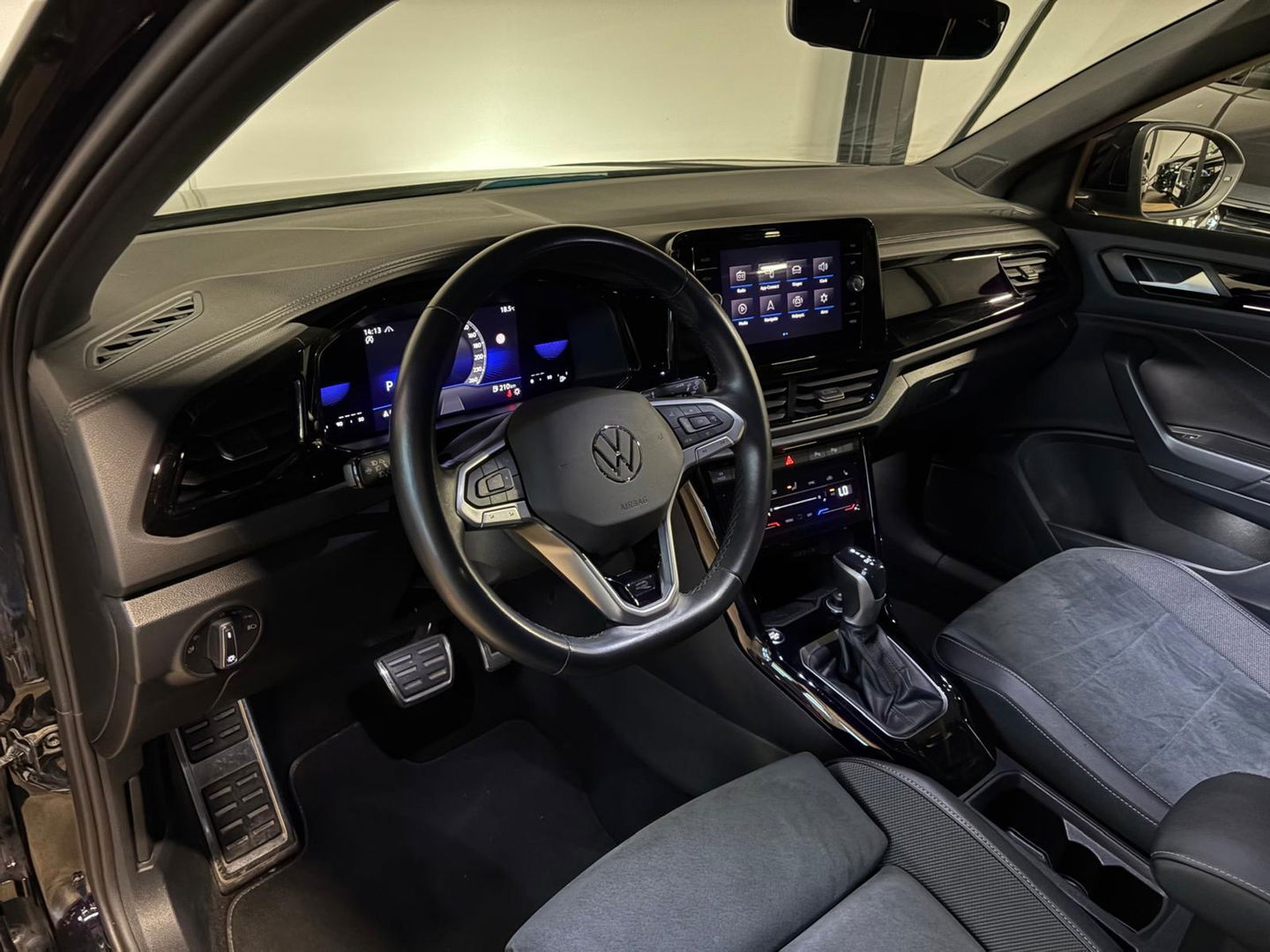 Volkswagen T-Roc 1.5 TSI R-Line CAM KEYLESS'