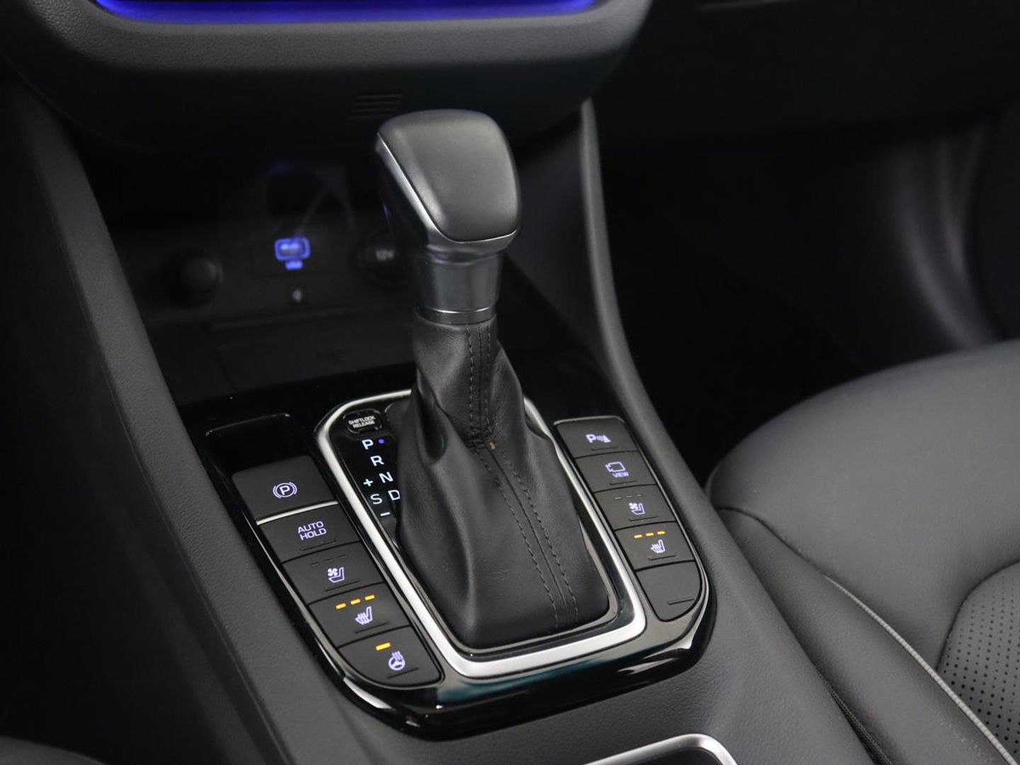 Hyundai IONIQ 1.6 GDI Hybrid Premium | Schuifdak | Stoelventilatie | Leder | Adaptive cruise | Infinity Sound | Camera | Carplay | Memory | Navigatie | Stoel & stuurverwarming