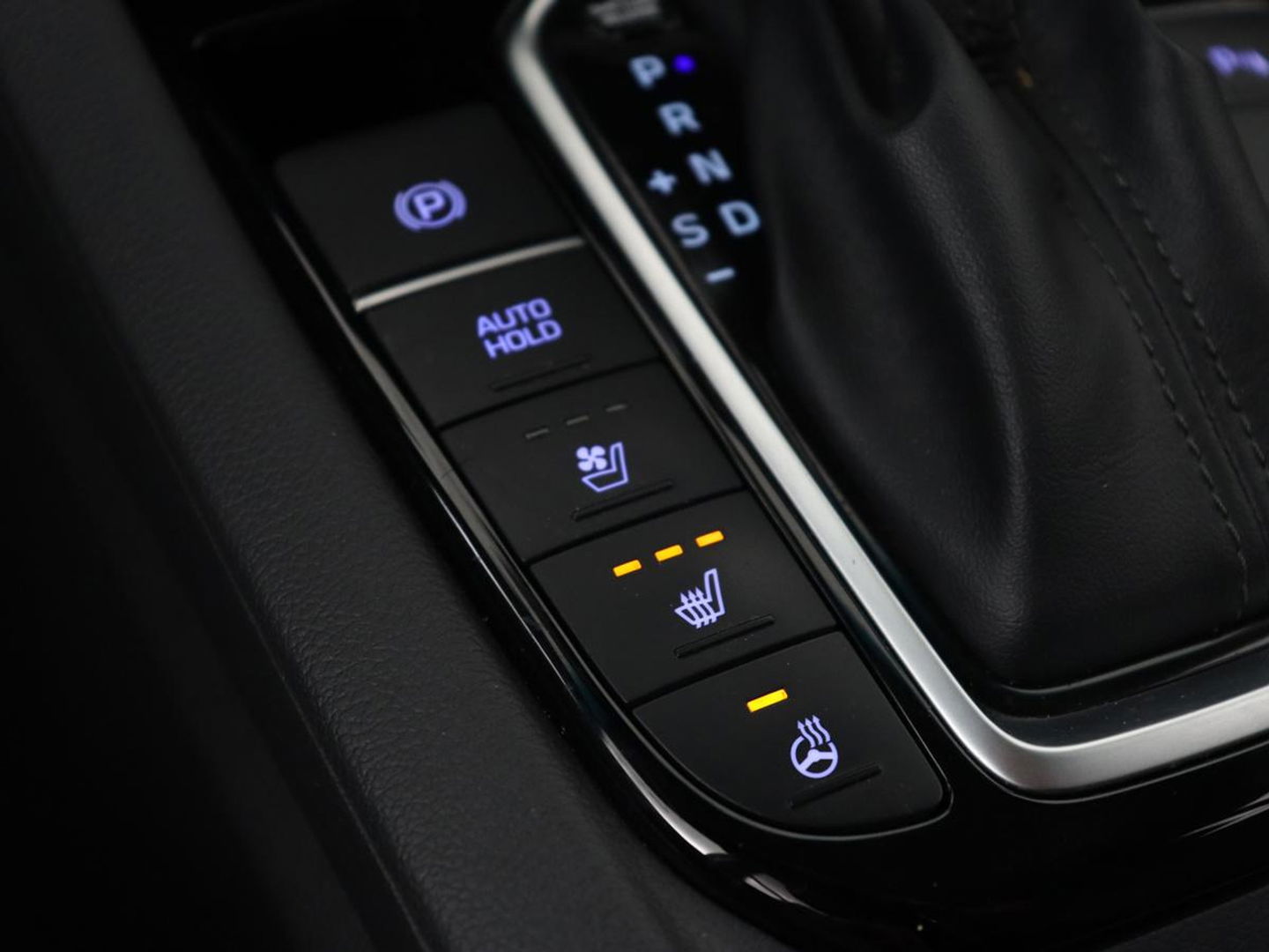Hyundai IONIQ 1.6 GDI Hybrid Premium | Schuifdak | Stoelventilatie | Leder | Adaptive cruise | Infinity Sound | Camera | Carplay | Memory | Navigatie | Stoel & stuurverwarming