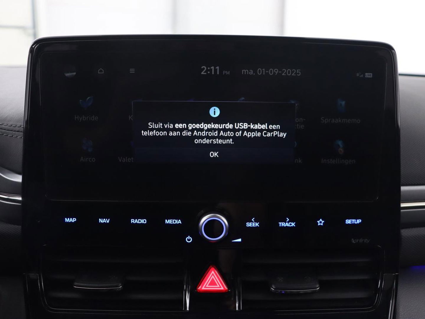 Hyundai IONIQ 1.6 GDI Hybrid Premium | Schuifdak | Stoelventilatie | Leder | Adaptive cruise | Infinity Sound | Camera | Carplay | Memory | Navigatie | Stoel & stuurverwarming