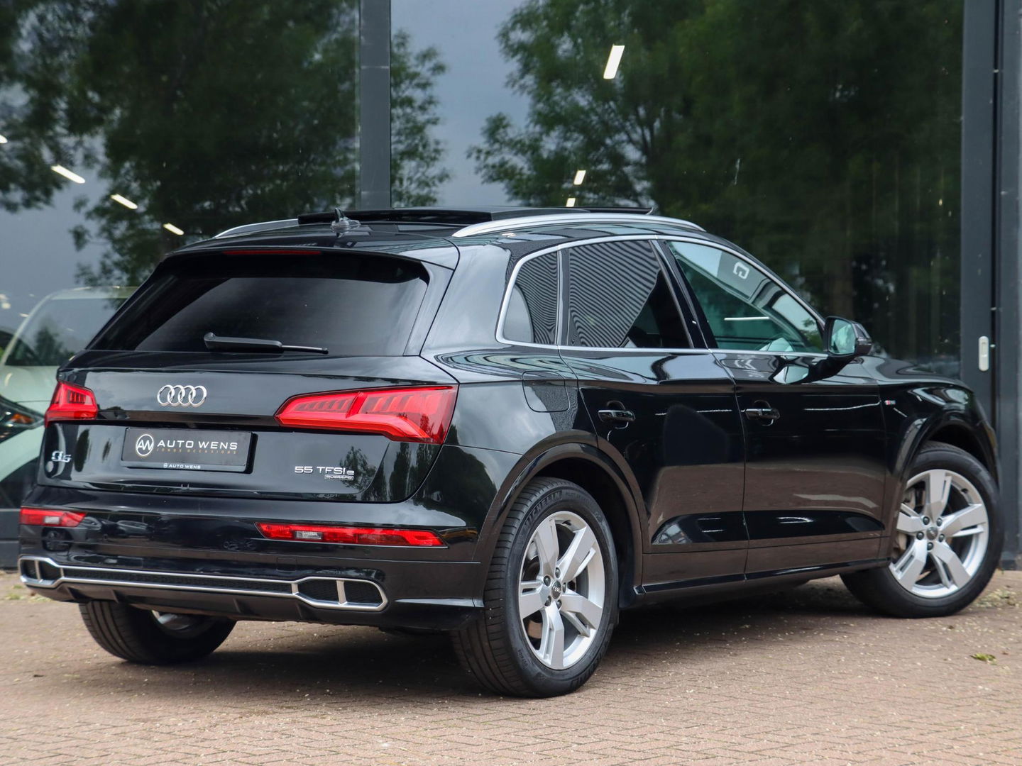 Audi Q5 55 TFSI e Quattro Sport 367PK Pano Luchtvering Trekhaak ACC Leder