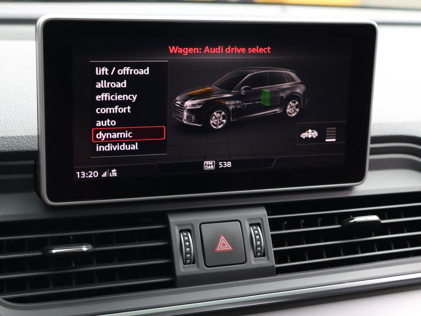 Audi Q5 55 TFSI e Quattro Sport 367PK Pano Luchtvering Trekhaak ACC Leder