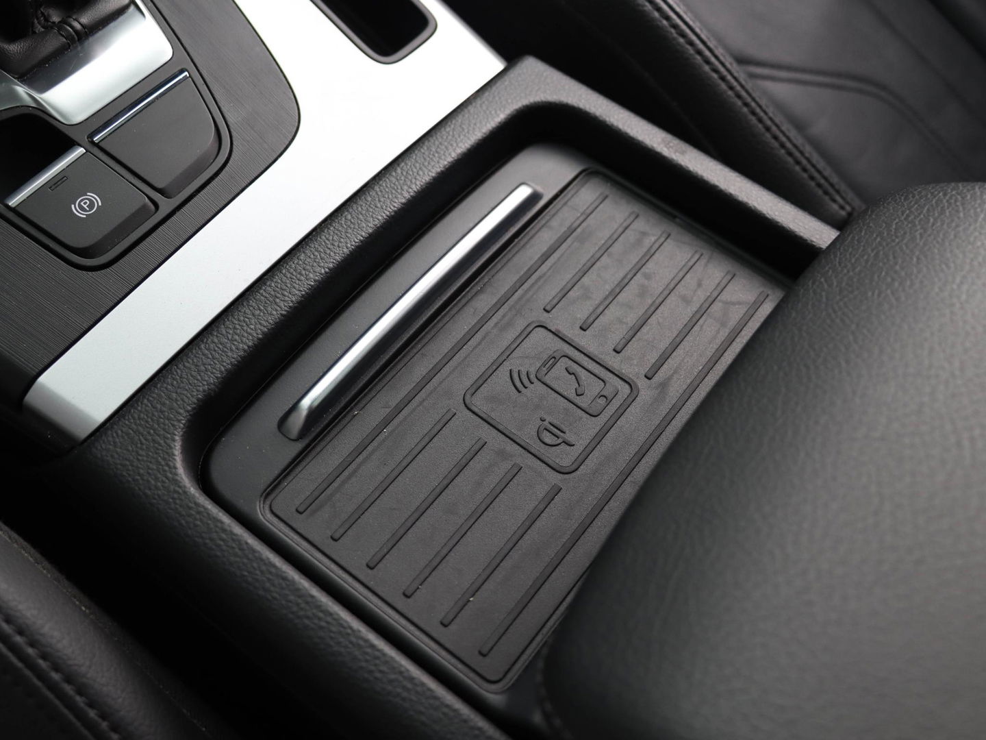 Audi Q5 55 TFSI e Quattro Sport 367PK Pano Luchtvering Trekhaak ACC Leder