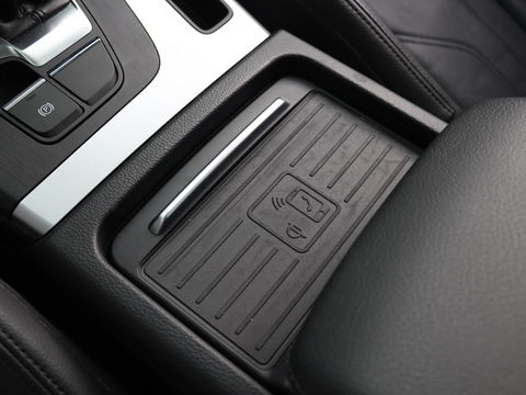 Audi Q5 55 TFSI e Quattro Sport 367PK Pano Luchtvering Trekhaak ACC Leder