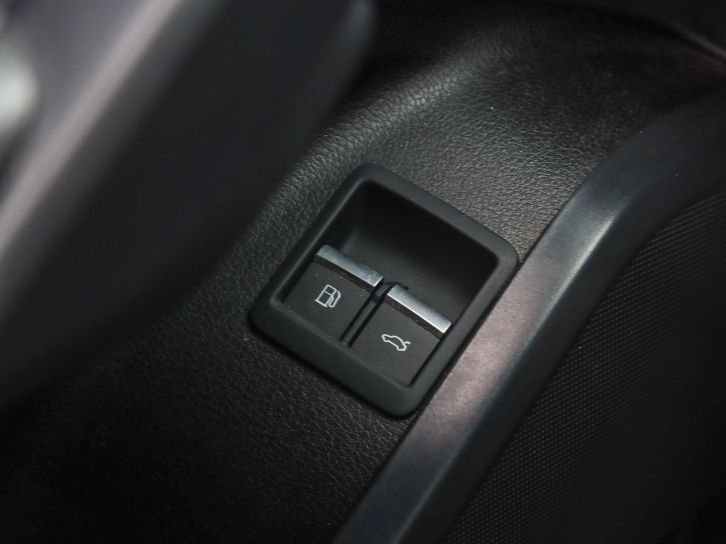Audi Q5 55 TFSI e Quattro Sport 367PK Pano Luchtvering Trekhaak ACC Leder