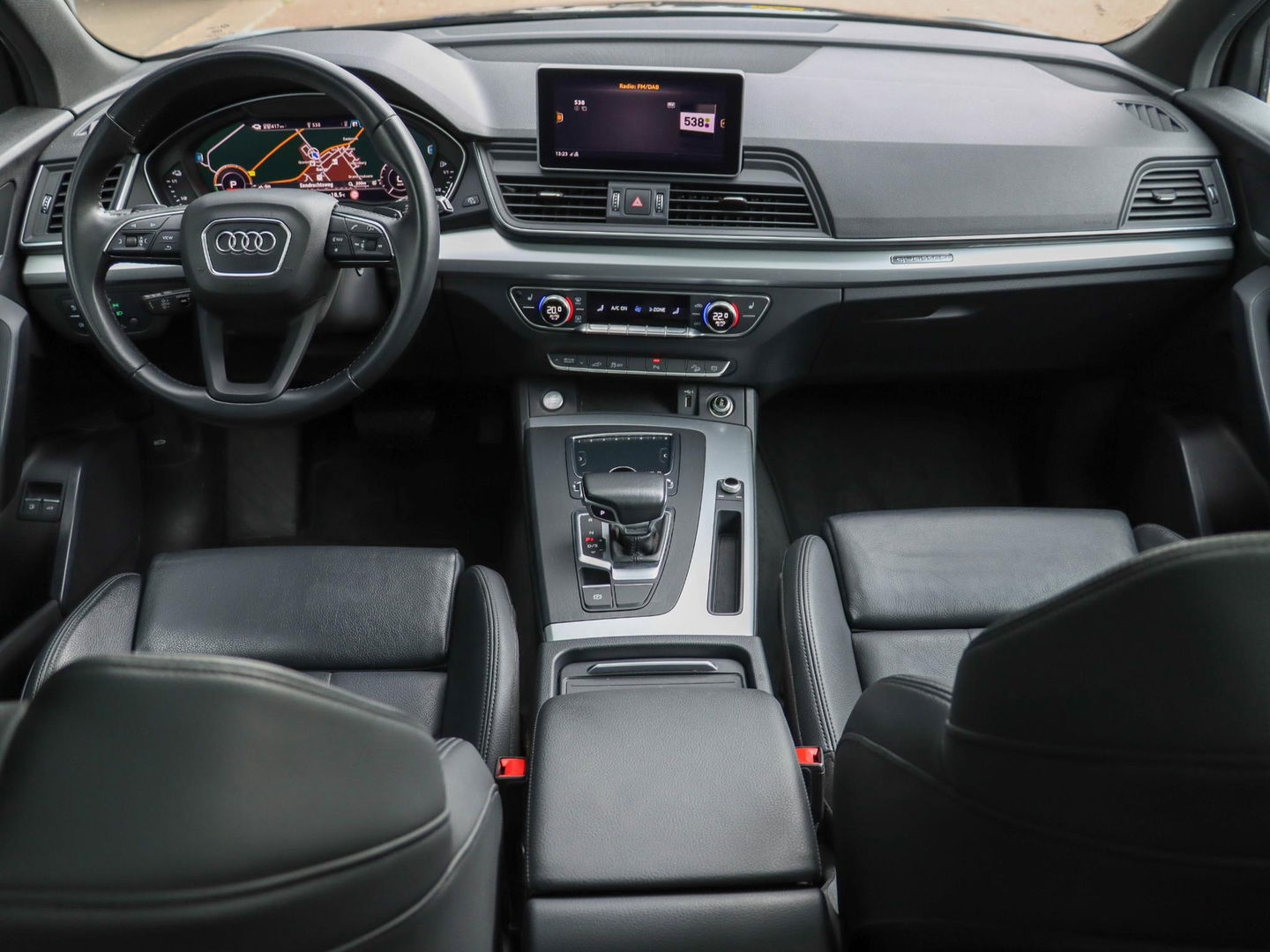 Audi Q5 55 TFSI e Quattro Sport 367PK Pano Luchtvering Trekhaak ACC Leder