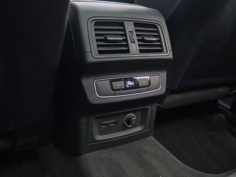 Audi Q5 55 TFSI e Quattro Sport 367PK Pano Luchtvering Trekhaak ACC Leder