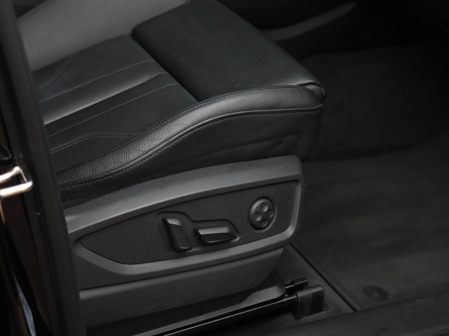 Audi Q5 55 TFSI e Quattro Sport 367PK Pano Luchtvering Trekhaak ACC Leder