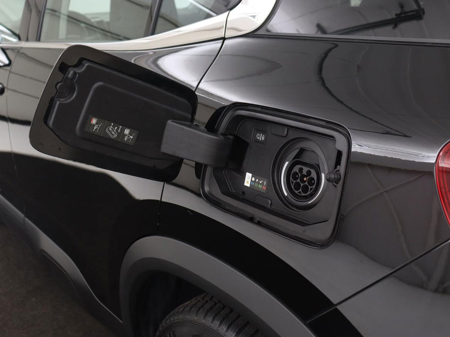 Citroën C5 Aircross 1.6 Plug-in Hybrid 225 Feel | Camera | Carplay | Navigatie | Full LED | Digital Cockpit | Parkeerhulp | Cruise control | Climate control | PHEV | Plug In
