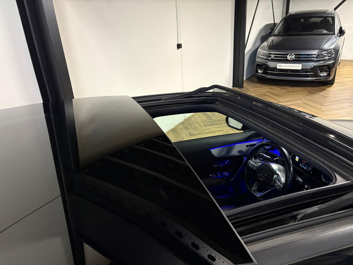 Mercedes-Benz A-Klasse 200 Premium Plus AMG PANO CAM