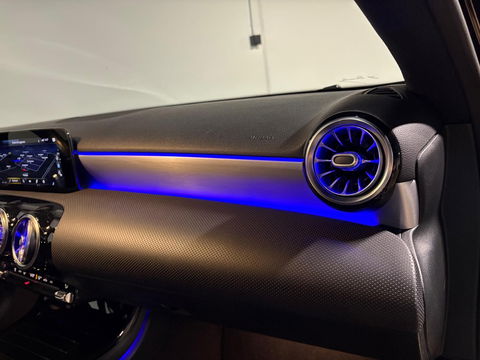 Mercedes-Benz A-Klasse 200 Premium Plus AMG PANO CAM