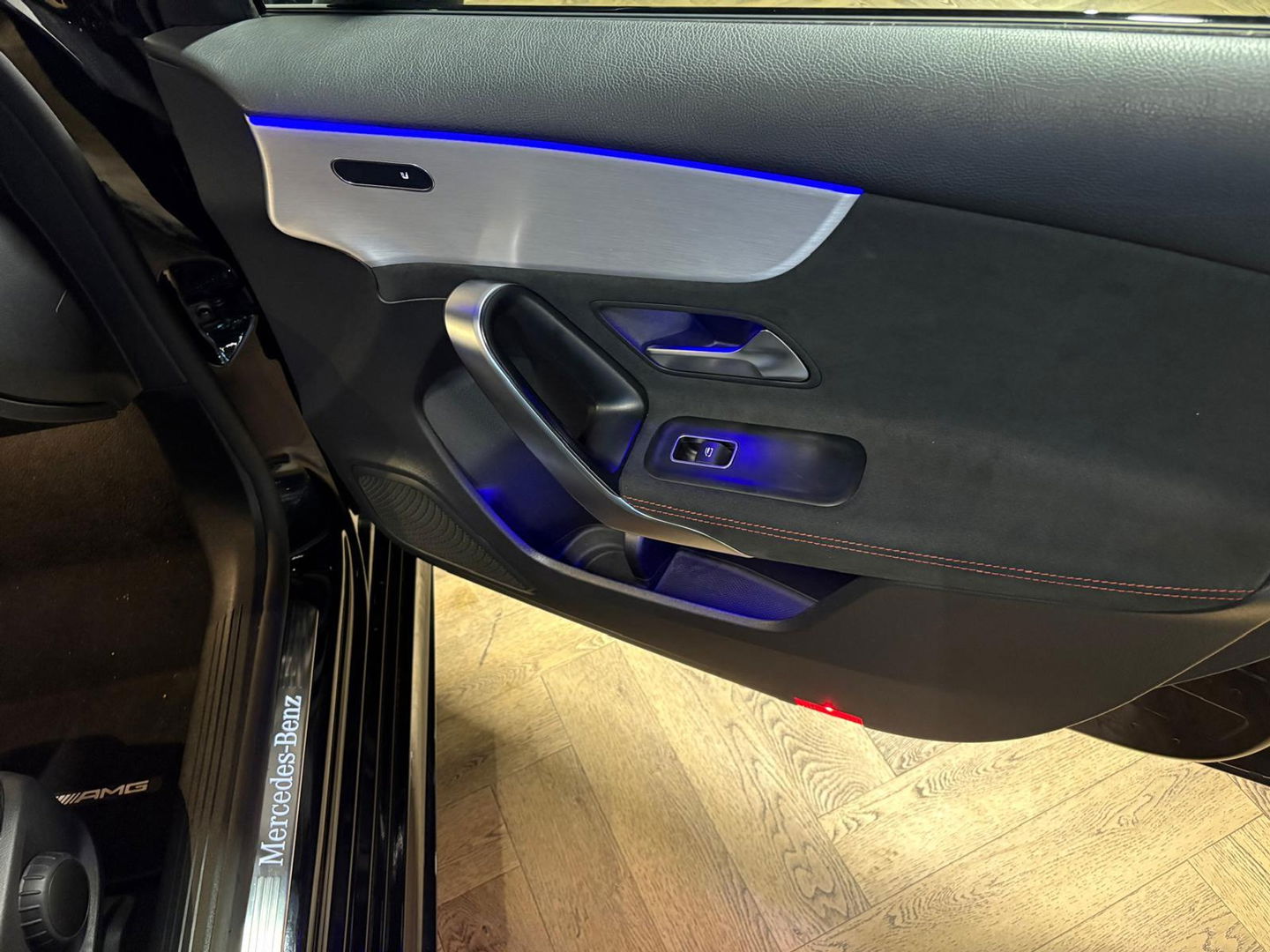 Mercedes-Benz A-Klasse 200 Premium Plus AMG PANO CAM