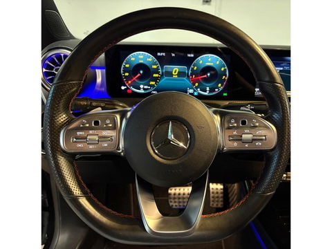 Mercedes-Benz A-Klasse 200 Premium Plus AMG PANO CAM