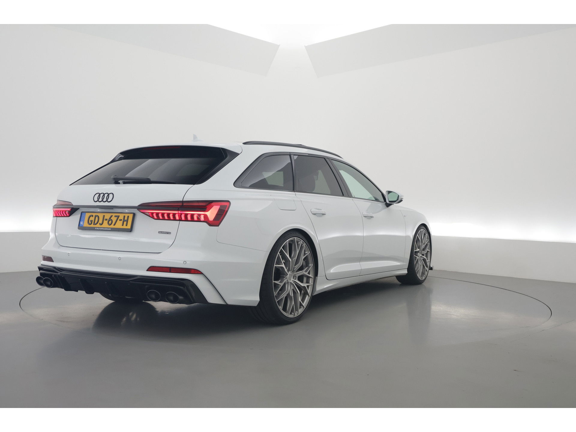Audi A6 Avant 50 TFSI e quattro S edition Competition | Sport Look | Pano | 22'' Concaver | Speciale Audio | S-Line | Stoelverw. |