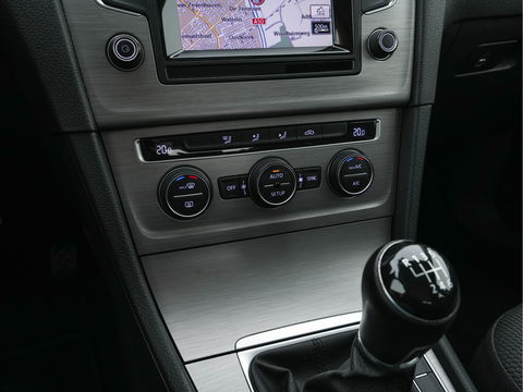 Volkswagen Golf 1.4 TGI Comfortline BlueMotion Executive-Pack *NAVI-FULLMAP | COMFORT-SEATS | ECC | CRUISE | TOWBAR | 15''ALU*