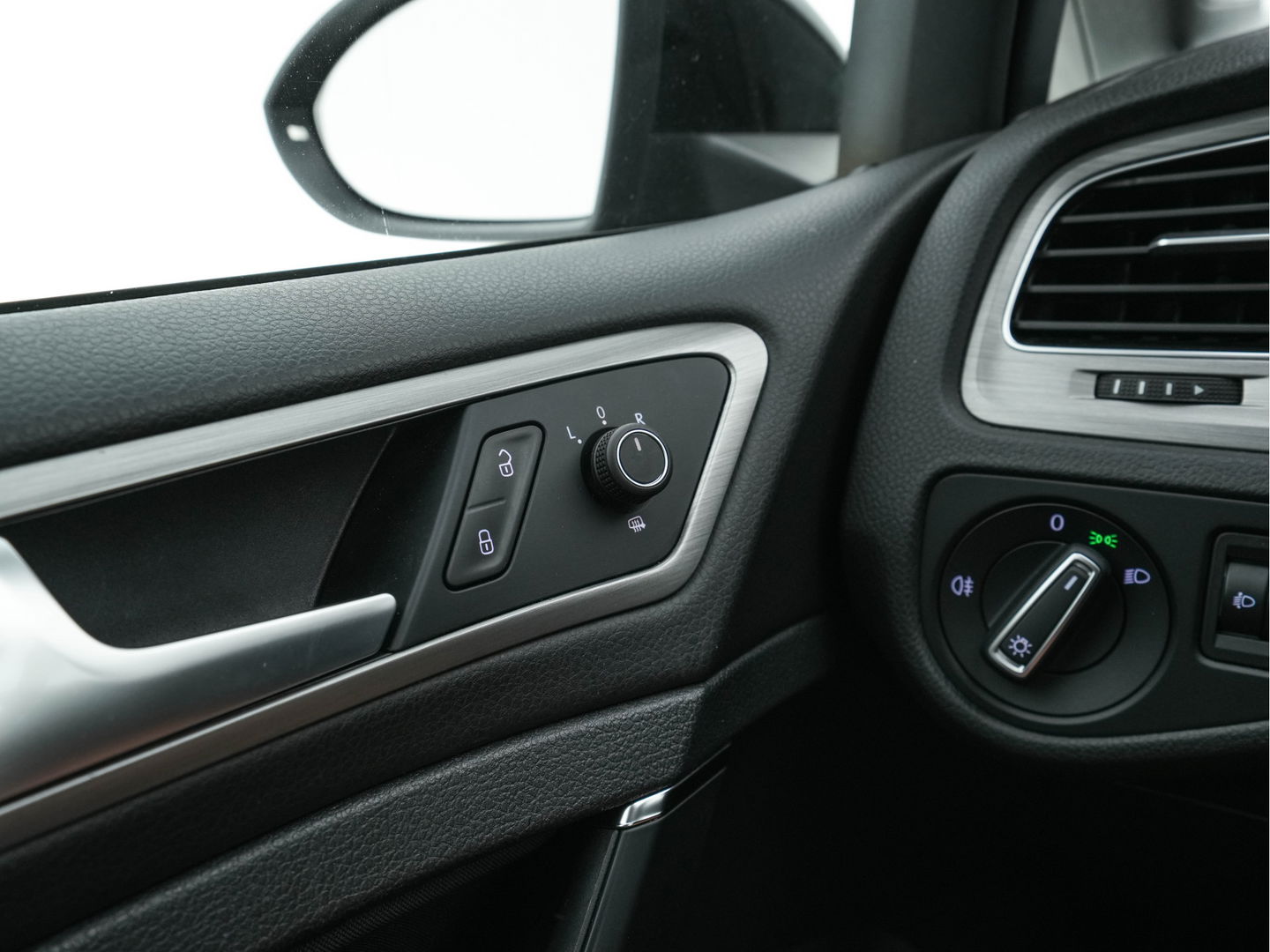 Volkswagen Golf 1.4 TGI Comfortline BlueMotion Executive-Pack *NAVI-FULLMAP | COMFORT-SEATS | ECC | CRUISE | TOWBAR | 15''ALU*