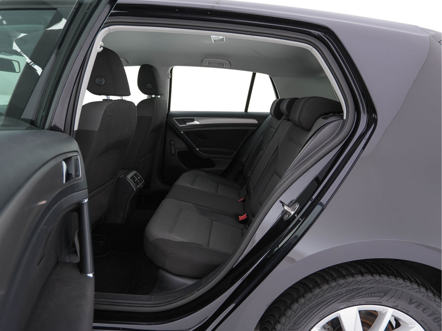Volkswagen Golf 1.4 TGI Comfortline BlueMotion Executive-Pack *NAVI-FULLMAP | COMFORT-SEATS | ECC | CRUISE | TOWBAR | 15''ALU*