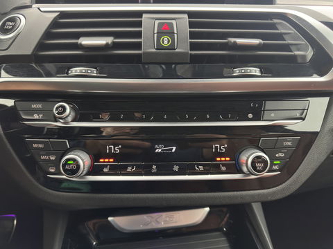 BMW X3 xDrive30e eDrive Edition M-Sportpack (INCL-BTW) *LUXURY-LEATHER | FULL-LED | DIGI-COCKPIT | HIFI-SOUND | CARPLAY | DAB+ | HEATED-SPORTSEATS | AMBIENT-LIGHT | TOWBAR  | PRIVACY-GLASS | CARPLAY | SHIFT-PADDLES |  21''ALU*