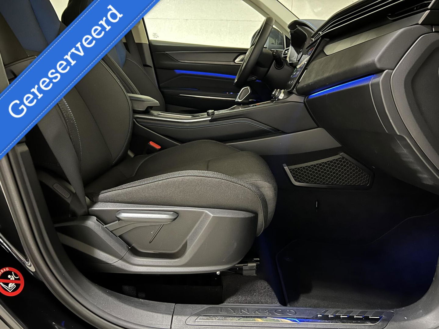 Lynk & Co 01 1.5 Plug-in Black Edition Carplay Sfeerver. 360° NAP