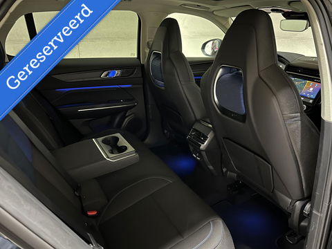 Lynk & Co 01 1.5 Plug-in Black Edition Carplay Sfeerver. 360° NAP