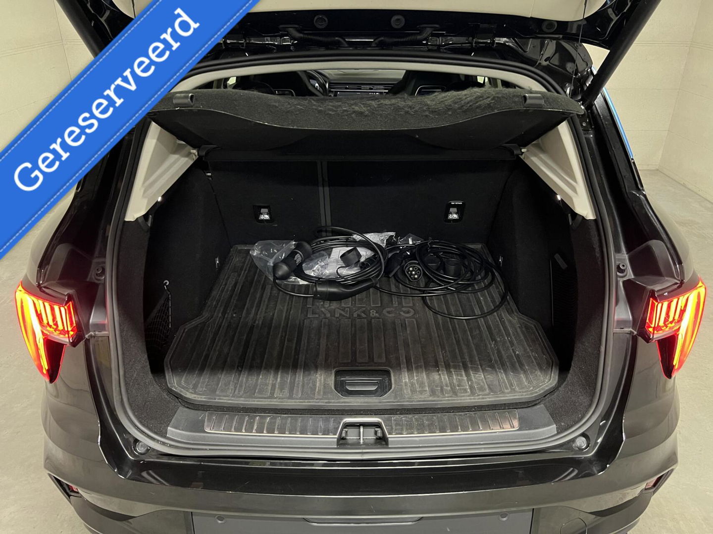 Lynk & Co 01 1.5 Plug-in Black Edition Carplay Sfeerver. 360° NAP