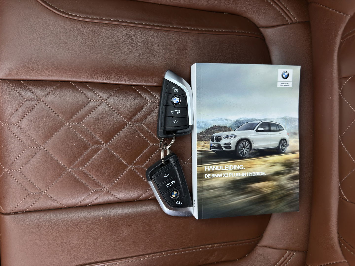BMW X3 xDrive30e eDrive Edition M-Sportpack (INCL-BTW) *LUXURY-LEATHER | FULL-LED | DIGI-COCKPIT | HIFI-SOUND | CARPLAY | DAB+ | HEATED-SPORTSEATS | AMBIENT-LIGHT | TOWBAR  | PRIVACY-GLASS | CARPLAY | SHIFT-PADDLES |  21''ALU*