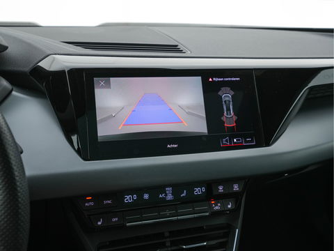 Audi e-tron GT 93 kWh Quattro [ 3-Fase ] {SOH-93%} (INCL-BTW) *PANO | FULL-LED | LUXURY-LEATHER | AUDI-SOUNDSYSTEM | DIGI-COCKPIT | NAVI-FULLMAP | HEATED-SPORTSEATS | TOP-VIEW | DAB | KEYLESS | LANE-ASSIST | SHIFT-PADDLES | PRIVACY-GLASS | 20