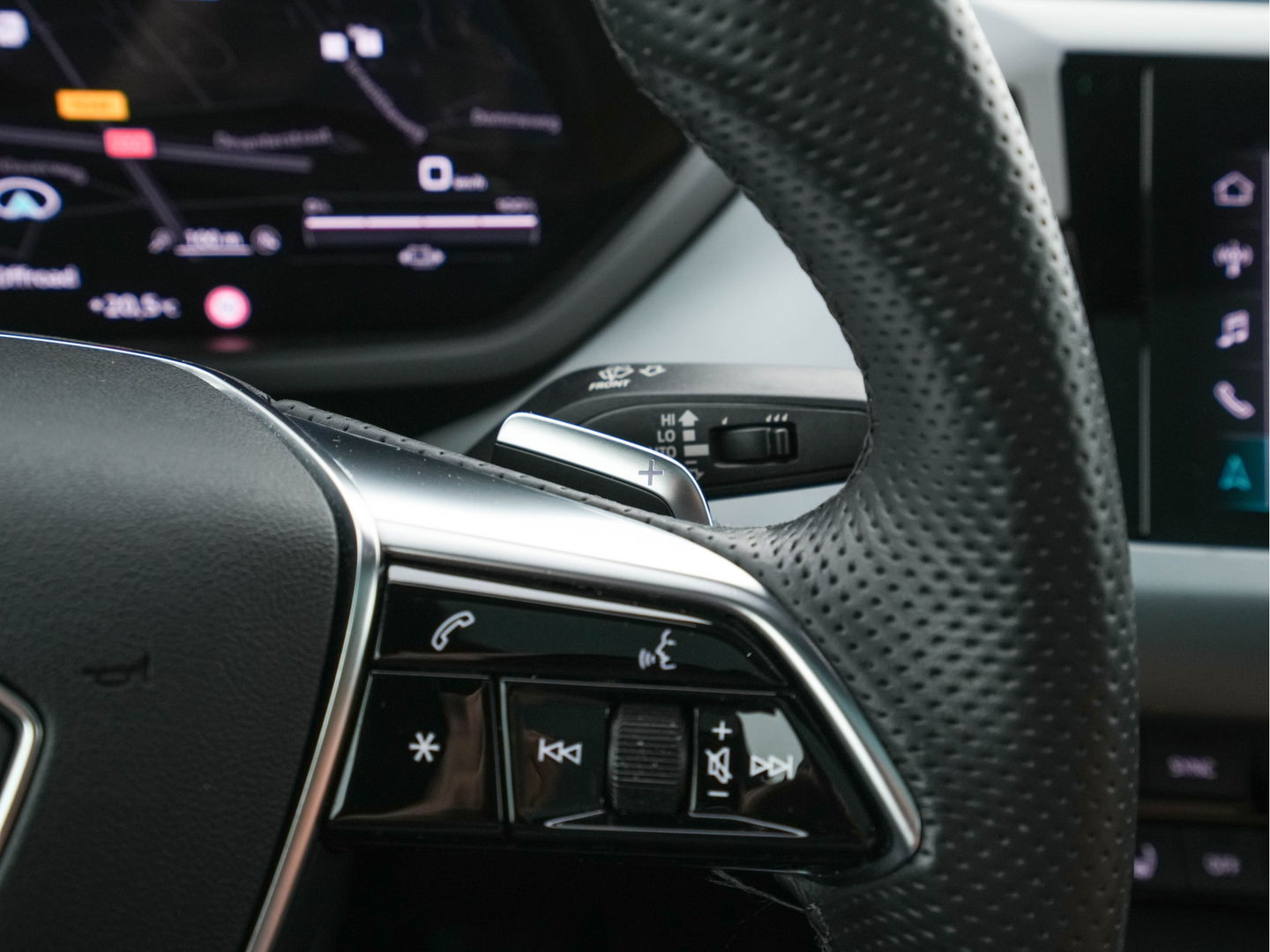 Audi e-tron GT 93 kWh Quattro [ 3-Fase ] {SOH-93%} (INCL-BTW) *PANO | FULL-LED | LUXURY-LEATHER | AUDI-SOUNDSYSTEM | DIGI-COCKPIT | NAVI-FULLMAP | HEATED-SPORTSEATS | TOP-VIEW | DAB | KEYLESS | LANE-ASSIST | SHIFT-PADDLES | PRIVACY-GLASS | 20
