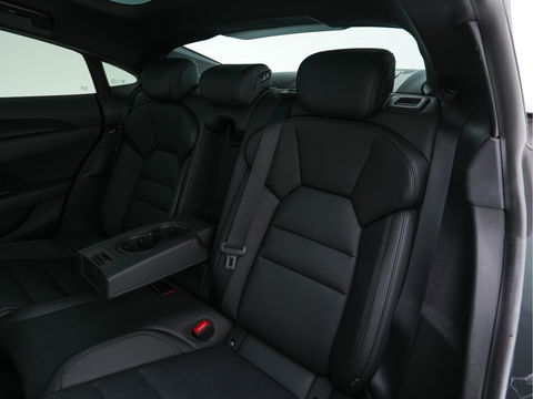Audi e-tron GT 93 kWh Quattro [ 3-Fase ] {SOH-93%} (INCL-BTW) *PANO | FULL-LED | LUXURY-LEATHER | AUDI-SOUNDSYSTEM | DIGI-COCKPIT | NAVI-FULLMAP | HEATED-SPORTSEATS | TOP-VIEW | DAB | KEYLESS | LANE-ASSIST | SHIFT-PADDLES | PRIVACY-GLASS | 20