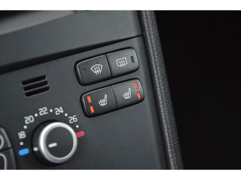 Volvo XC90 3.2 | Stoelverwarming | Achteruitrij Camera | High performance audio | Cruise Control |