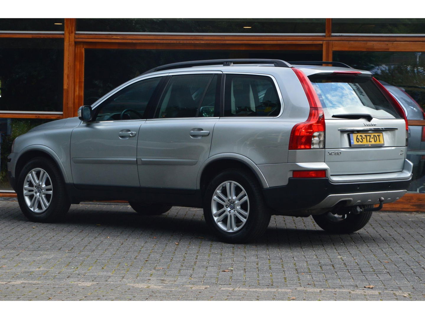 Volvo XC90 3.2 | Stoelverwarming | Achteruitrij Camera | High performance audio | Cruise Control |