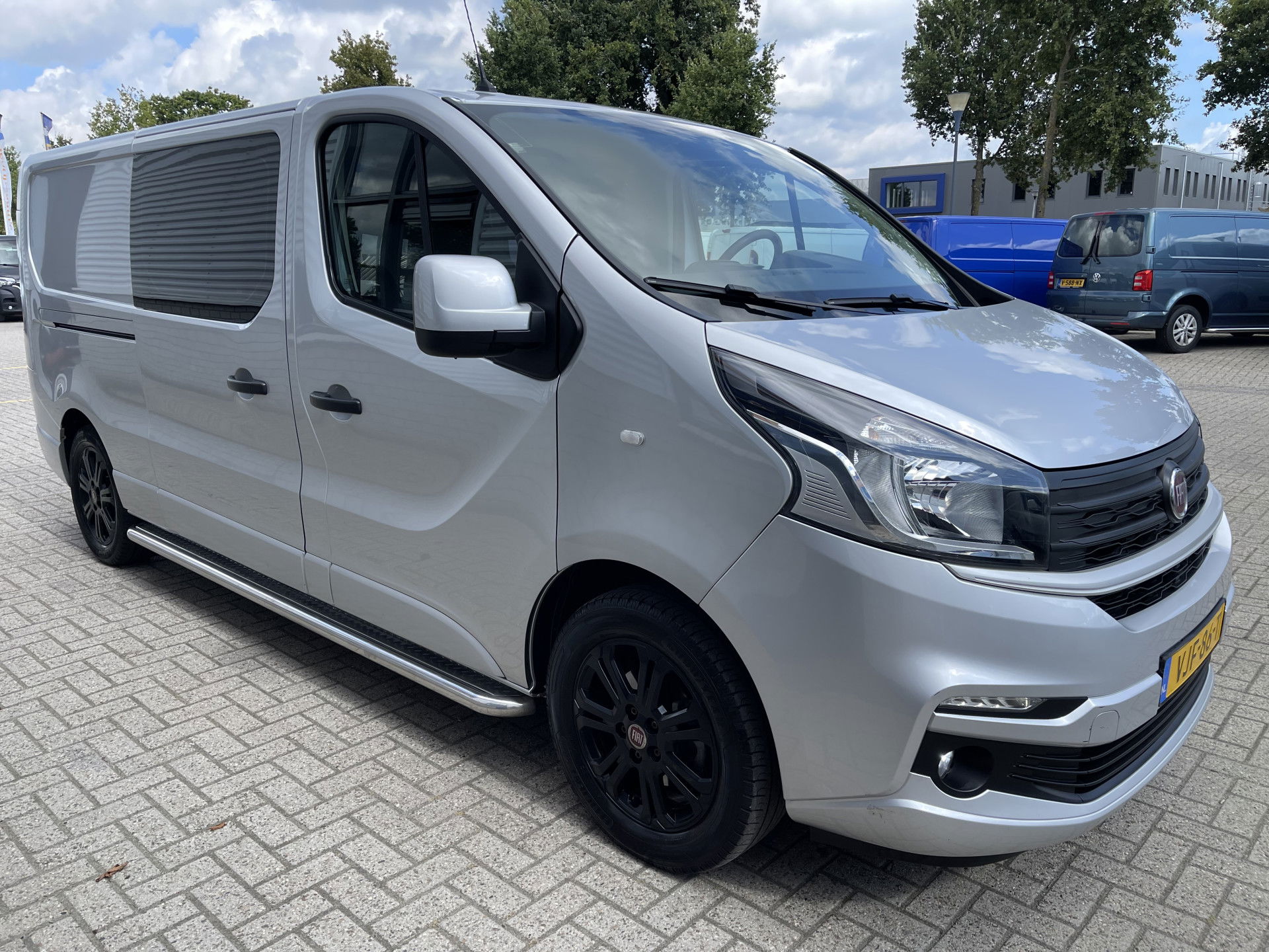 Fiat Talento 2.0 MultiJet 145pk L2H1 Business Pro DC 5 persoons / vaste prijs rijklaar € 20.950 ex btw / lease vanaf € 342 / euro 6 diesel / bpm vrij / airco / cruise / camera / trekhaak !