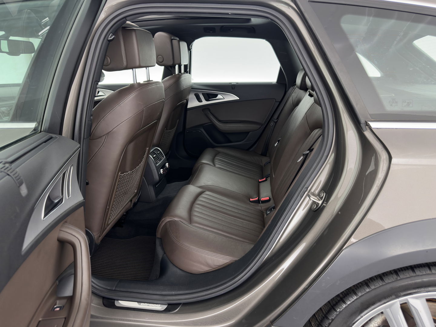 Audi A6 Allroad Quattro 3.0 TDI Aut. *PANO | LUXURY-LEATHER | BI-XENON | BOSE-SURROUND-SYSTEM | NAVI-FULLMAP | HEATED-COMFORTSEATS | ECC | AIRSUSPENSION | PDC | CRUISE | 18''ALU*