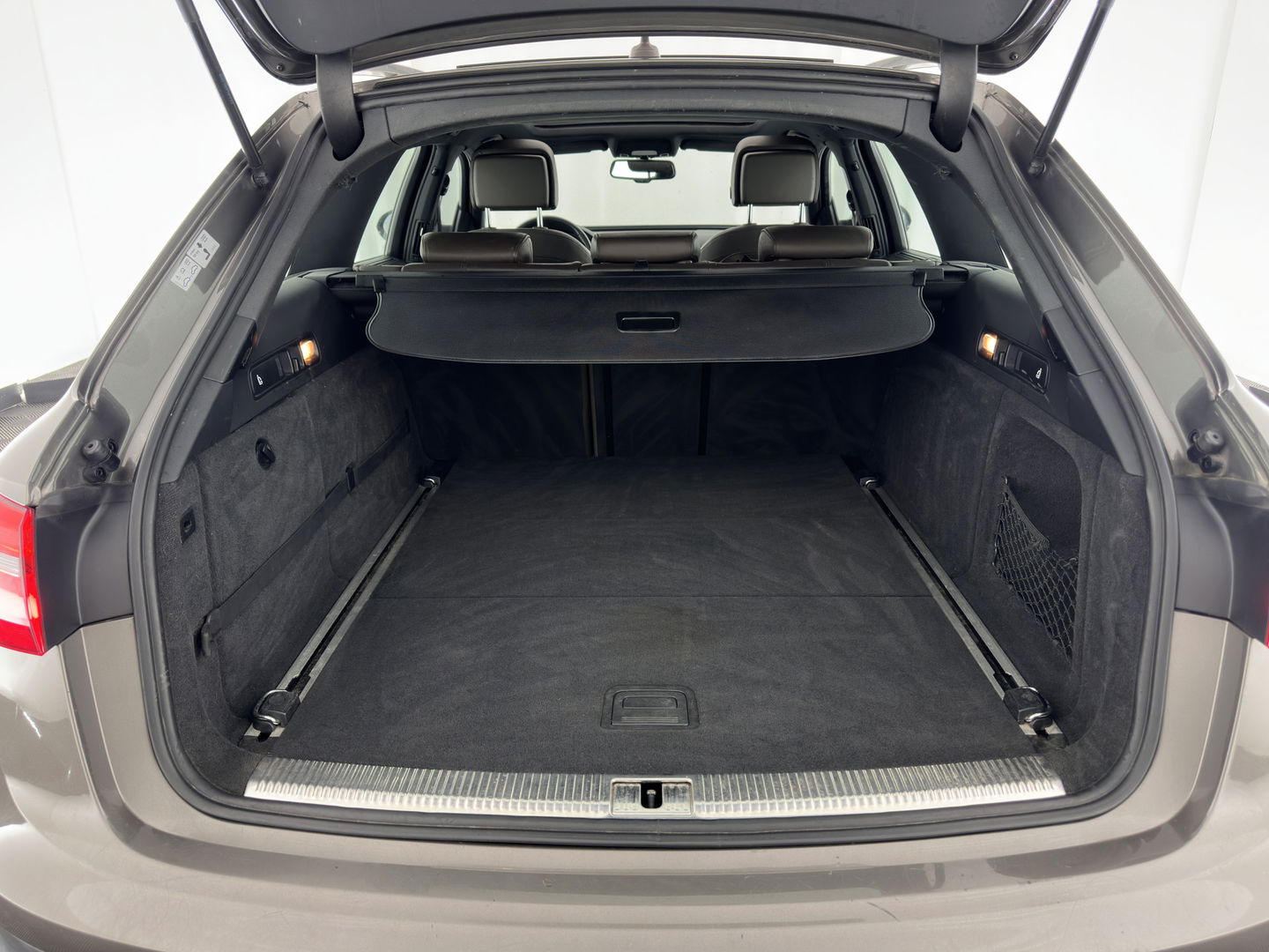 Audi A6 Allroad Quattro 3.0 TDI Aut. *PANO | LUXURY-LEATHER | BI-XENON | BOSE-SURROUND-SYSTEM | NAVI-FULLMAP | HEATED-COMFORTSEATS | ECC | AIRSUSPENSION | PDC | CRUISE | 18''ALU*