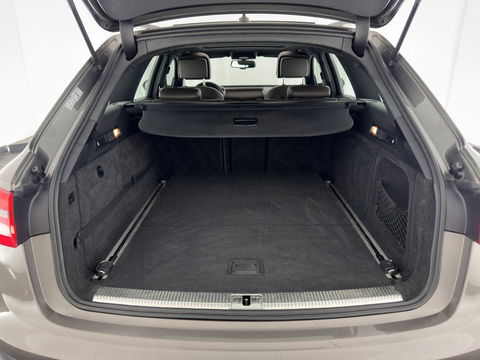 Audi A6 Allroad Quattro 3.0 TDI Aut. *PANO | LUXURY-LEATHER | BI-XENON | BOSE-SURROUND-SYSTEM |  NAVI-FULLMAP | HEATED-COMFORTSEATS | ECC | AIRSUSPENSION | PDC | CRUISE | 18''ALU*