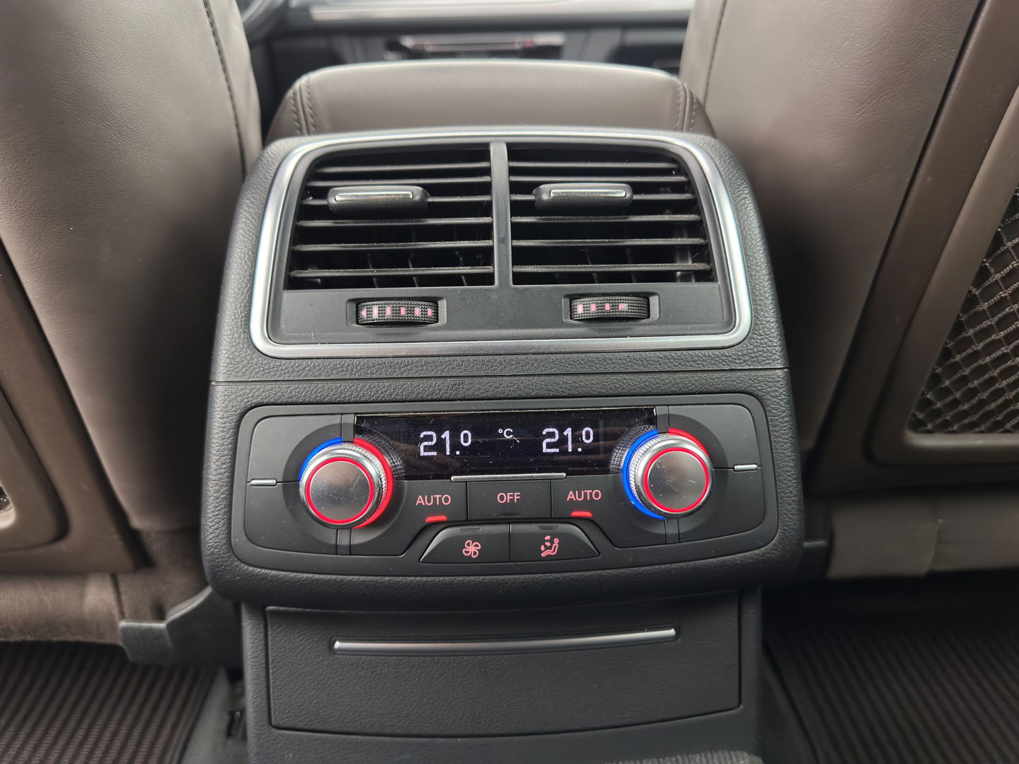 Audi A6 Allroad Quattro 3.0 TDI Aut. *PANO | LUXURY-LEATHER | BI-XENON | BOSE-SURROUND-SYSTEM |  NAVI-FULLMAP | HEATED-COMFORTSEATS | ECC | AIRSUSPENSION | PDC | CRUISE | 18''ALU*
