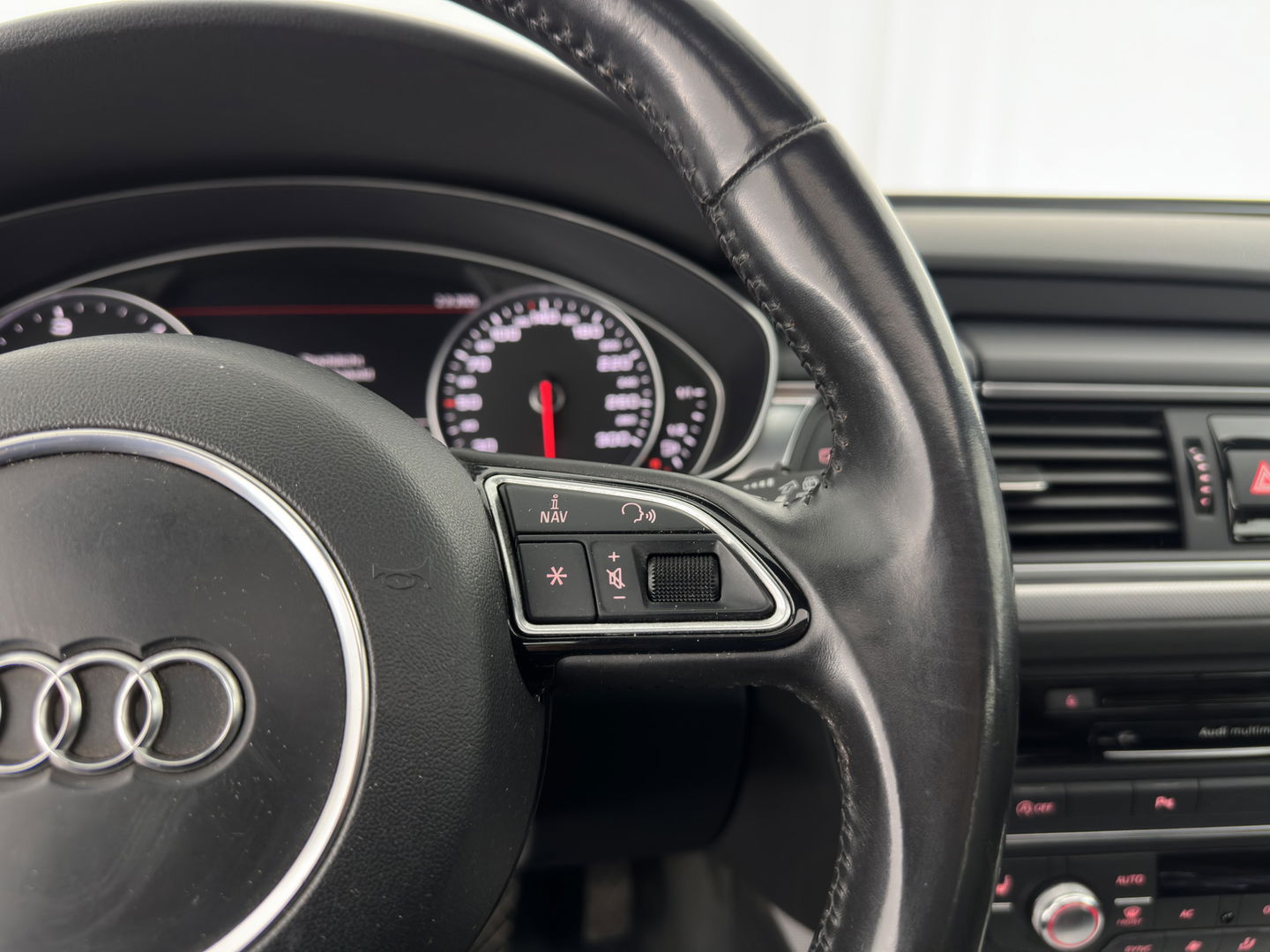 Audi A6 Allroad Quattro 3.0 TDI Aut. *PANO | LUXURY-LEATHER | BI-XENON | BOSE-SURROUND-SYSTEM |  NAVI-FULLMAP | HEATED-COMFORTSEATS | ECC | AIRSUSPENSION | PDC | CRUISE | 18''ALU*