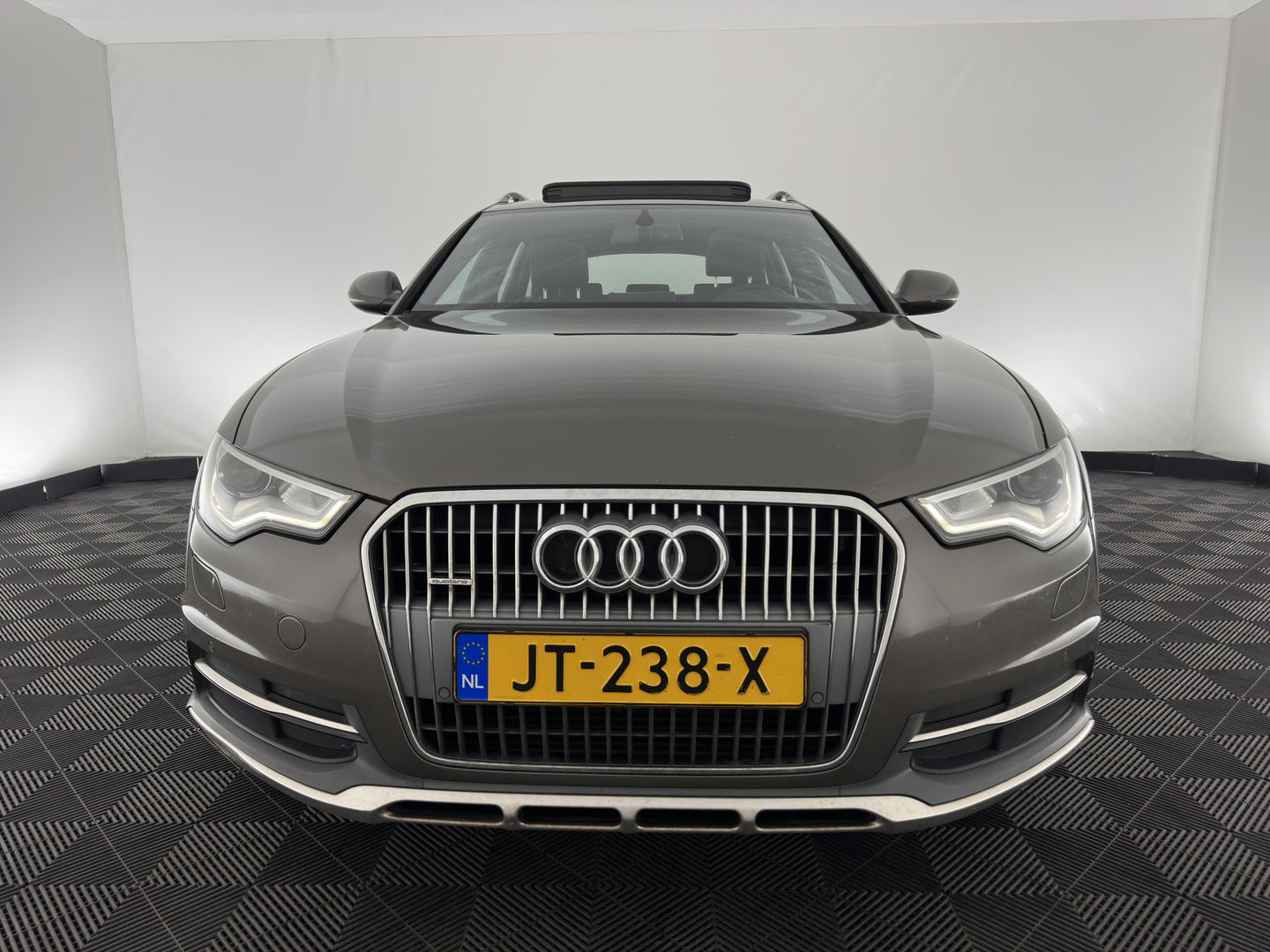 Audi A6 Allroad Quattro 3.0 TDI Aut. *PANO | LUXURY-LEATHER | BI-XENON | BOSE-SURROUND-SYSTEM | NAVI-FULLMAP | HEATED-COMFORTSEATS | ECC | AIRSUSPENSION | PDC | CRUISE | 18''ALU*
