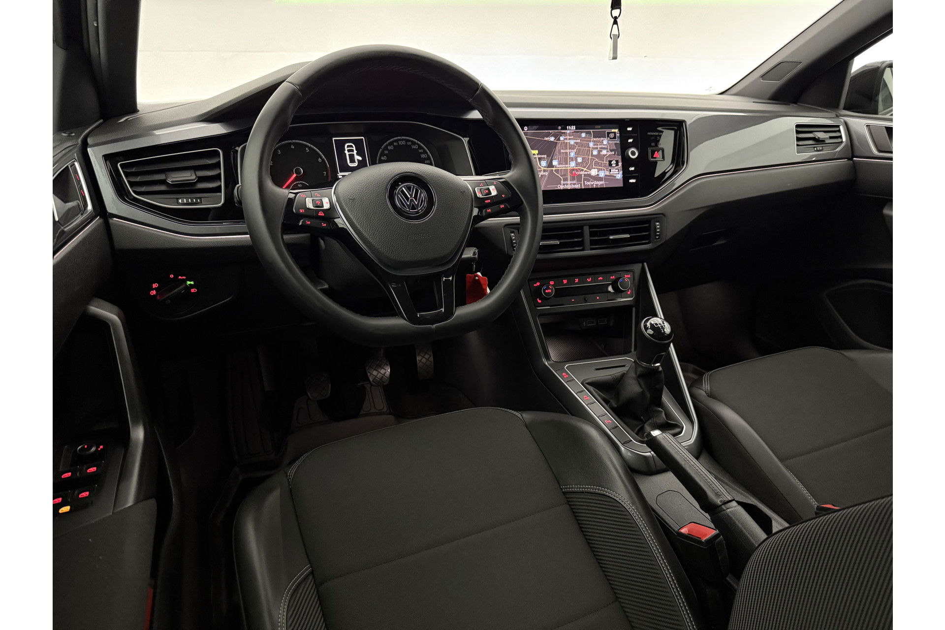 Volkswagen Polo 1.0 TSI R-line LED Carplay ACC Clima Navi PDC 17"LMV