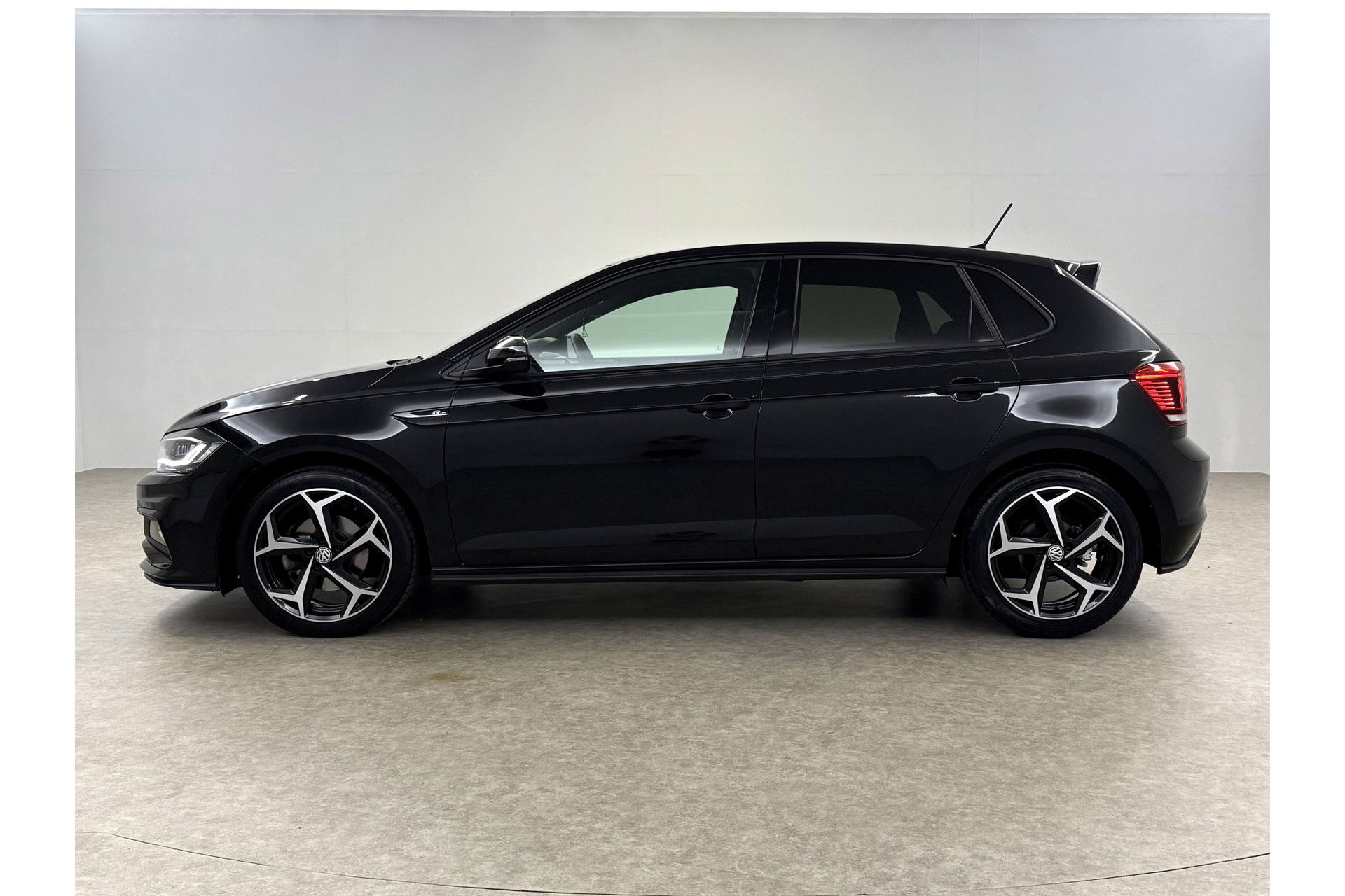 Volkswagen Polo 1.0 TSI R-line LED Carplay ACC Clima Navi PDC 17"LMV