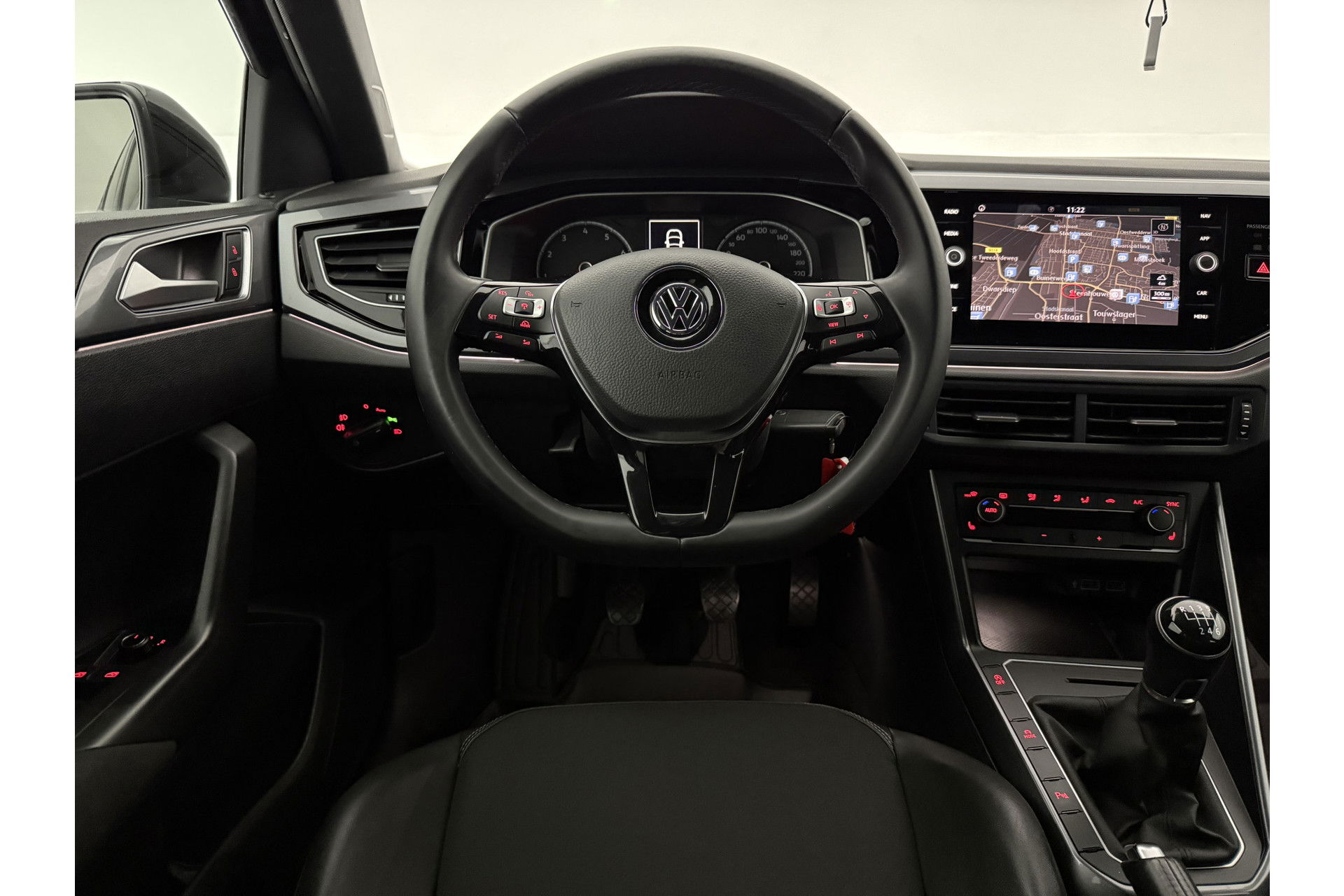 Volkswagen Polo 1.0 TSI R-line LED Carplay ACC Clima Navi PDC 17"LMV